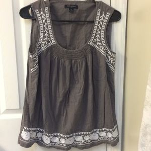 Gray and white banana republic embroidered top
